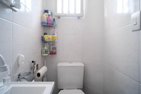 Casa à venda com 156m², 2 quartos e 2 vagasLavabo