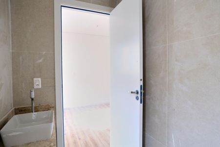 Apartamento à venda com 130m², 2 quartos e 2 vagasBanheiro da Suíte 2