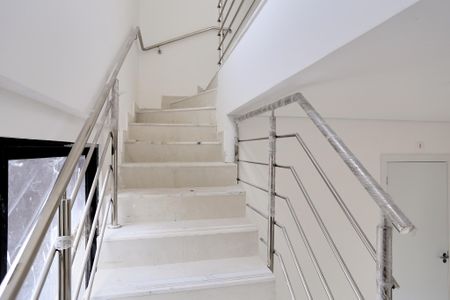 Apartamento à venda com 130m², 2 quartos e 2 vagasEscada