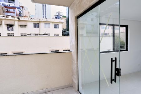 Apartamento à venda com 130m², 2 quartos e 2 vagasÁrea de Serviço