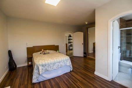 Casa de condomínio à venda com 360m², 4 quartos e 4 vagasSuíte 3