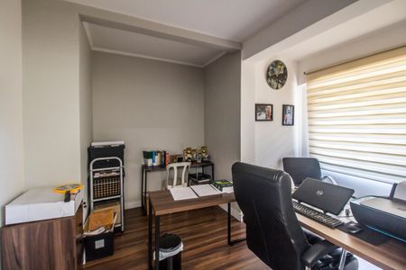 Casa de condomínio à venda com 360m², 4 quartos e 4 vagasEscritório