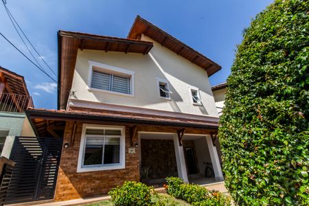 Casa de condomínio à venda com 360m², 4 quartos e 4 vagasVista da Rua