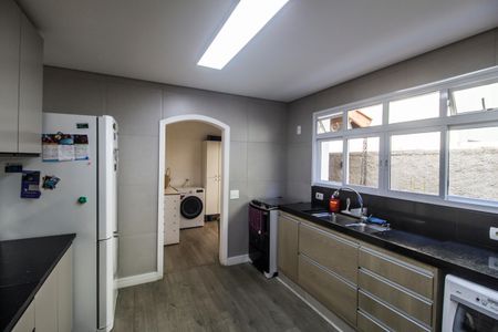 Casa de condomínio à venda com 360m², 4 quartos e 4 vagasCozinha