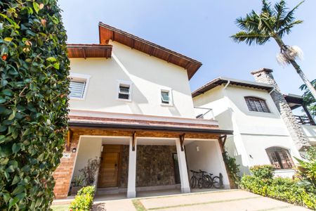 Casa de condomínio à venda com 360m², 4 quartos e 4 vagasVista da Rua