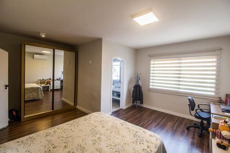 Casa de condomínio à venda com 360m², 4 quartos e 4 vagasSuíte 3