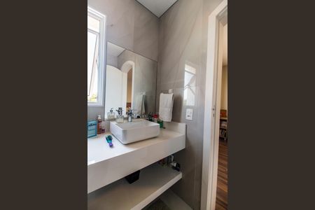 Casa de condomínio à venda com 360m², 4 quartos e 4 vagasBanheiro do Quarto 3