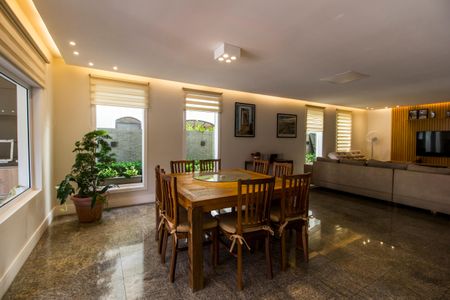 Casa de condomínio à venda com 360m², 4 quartos e 4 vagasSala de Jantar