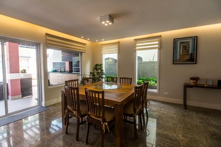 Casa de condomínio à venda com 360m², 4 quartos e 4 vagasSala de Jantar
