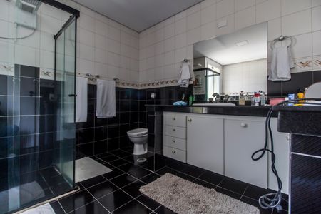 Casa de condomínio à venda com 360m², 4 quartos e 4 vagasBanheiro da Suíte 1