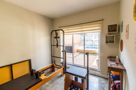 Casa de condomínio à venda com 360m², 4 quartos e 4 vagasAcademia