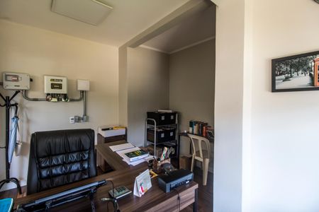 Casa de condomínio à venda com 360m², 4 quartos e 4 vagasEscritório