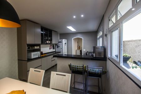 Casa de condomínio à venda com 360m², 4 quartos e 4 vagasCozinha