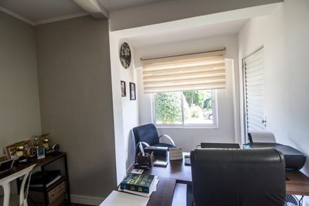 Casa de condomínio à venda com 360m², 4 quartos e 4 vagasEscritório