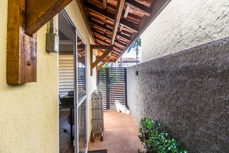 Casa de condomínio à venda com 360m², 4 quartos e 4 vagasCorredor