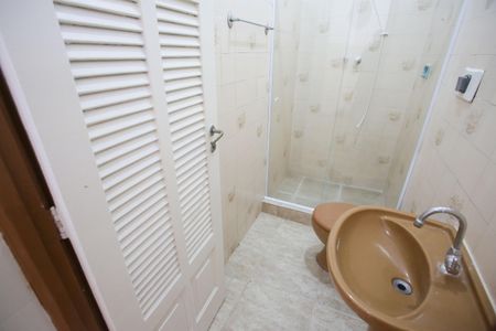 Casa à venda com 350m², 5 quartos e 6 vagasBanheiro de Serviço