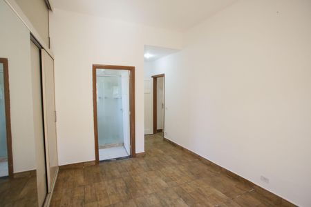 Casa à venda com 350m², 5 quartos e 6 vagasSuíte