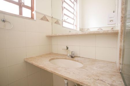 Casa à venda com 350m², 5 quartos e 6 vagasBanheiro Social