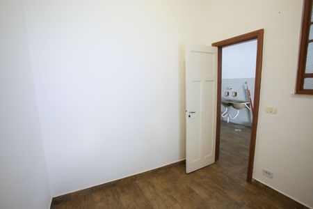 Casa à venda com 350m², 5 quartos e 6 vagasQuarto de Serviço