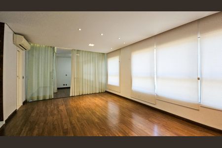 Apartamento à venda com 70m², 2 quartos e 2 vagasSala