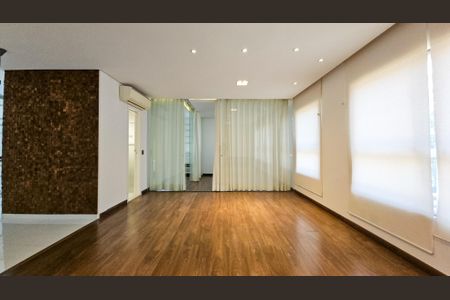 Apartamento à venda com 70m², 2 quartos e 2 vagasSala