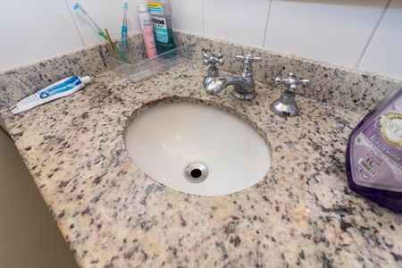 Apartamento à venda com 67m², 2 quartos e 2 vagas Apartamento à venda com 67m², 2 quartos e 2 vagasBanheiro da Suíte