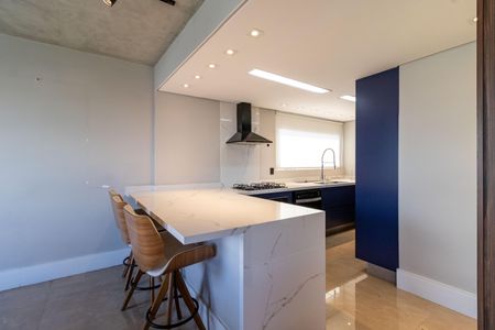 Apartamento à venda com 140m², 2 quartos e 2 vagasCozinha