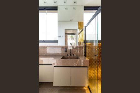 Apartamento à venda com 140m², 2 quartos e 2 vagasBanheiro da Suíte 2