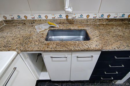 Apartamento para alugar com 100m², 3 quartos e 1 vaga Apartamento para alugar com 100m², 3 quartos e 1 vagaCozinha e Área de Serviço