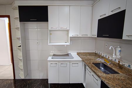 Apartamento para alugar com 100m², 3 quartos e 1 vaga Apartamento para alugar com 100m², 3 quartos e 1 vagaCozinha e Área de Serviço