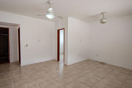 Apartamento para alugar com 100m², 3 quartos e 1 vaga Apartamento para alugar com 100m², 3 quartos e 1 vagaSala