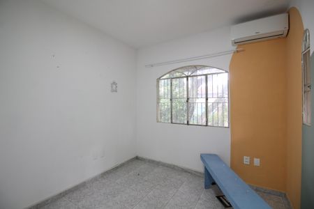 Casa de condomínio à venda com 52m², 3 quartos e 2 vagasQuarto 1