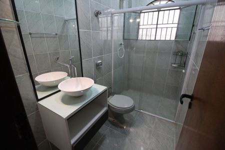 Casa de condomínio à venda com 52m², 3 quartos e 2 vagasBanheiro Social