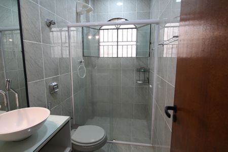 Casa de condomínio à venda com 52m², 3 quartos e 2 vagasBanheiro Social
