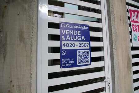 Casa de condomínio à venda com 52m², 3 quartos e 2 vagasPlaca