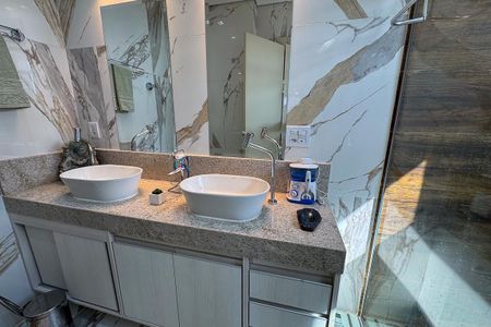 Apartamento à venda com 200m², 4 quartos e 2 vagasBanheiro 2