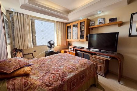 Apartamento à venda com 200m², 4 quartos e 2 vagasQuarto 2