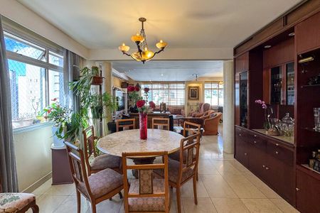 Apartamento à venda com 200m², 4 quartos e 2 vagasSala