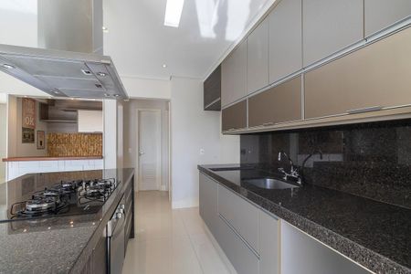 Apartamento para alugar com 119m², 2 quartos e 2 vagasCozinha