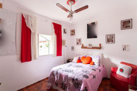 Casa à venda com 250m², 3 quartos e 3 vagas Casa à venda com 250m², 3 quartos e 3 vagasQuarto 1