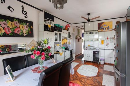 Casa à venda com 250m², 3 quartos e 3 vagas Casa à venda com 250m², 3 quartos e 3 vagasCozinha