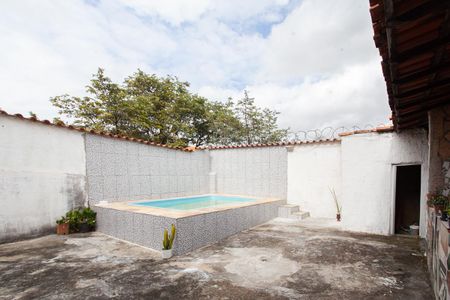 Casa à venda com 250m², 3 quartos e 3 vagas Casa à venda com 250m², 3 quartos e 3 vagasPiscina