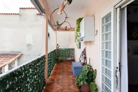 Casa à venda com 250m², 3 quartos e 3 vagas Casa à venda com 250m², 3 quartos e 3 vagasVaranda