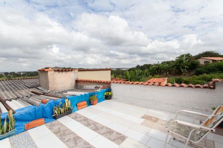 Casa à venda com 250m², 3 quartos e 3 vagas Casa à venda com 250m², 3 quartos e 3 vagasTerraço