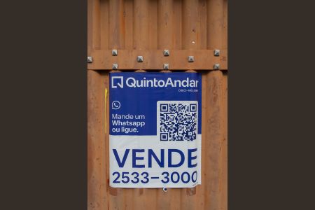 Casa à venda com 250m², 3 quartos e 3 vagas Casa à venda com 250m², 3 quartos e 3 vagasPlaquinha Instalada