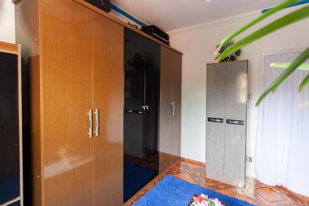 Casa à venda com 250m², 3 quartos e 3 vagas Casa à venda com 250m², 3 quartos e 3 vagasQuarto 2