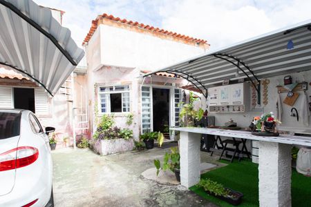 Casa à venda com 250m², 3 quartos e 3 vagas Casa à venda com 250m², 3 quartos e 3 vagasGaragem