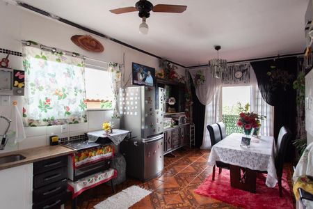 Casa à venda com 250m², 3 quartos e 3 vagas Casa à venda com 250m², 3 quartos e 3 vagasCozinha