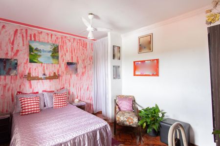 Casa à venda com 250m², 3 quartos e 3 vagas Casa à venda com 250m², 3 quartos e 3 vagasSuíte