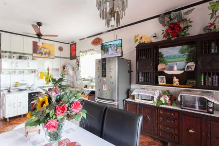 Casa à venda com 250m², 3 quartos e 3 vagas Casa à venda com 250m², 3 quartos e 3 vagasCozinha